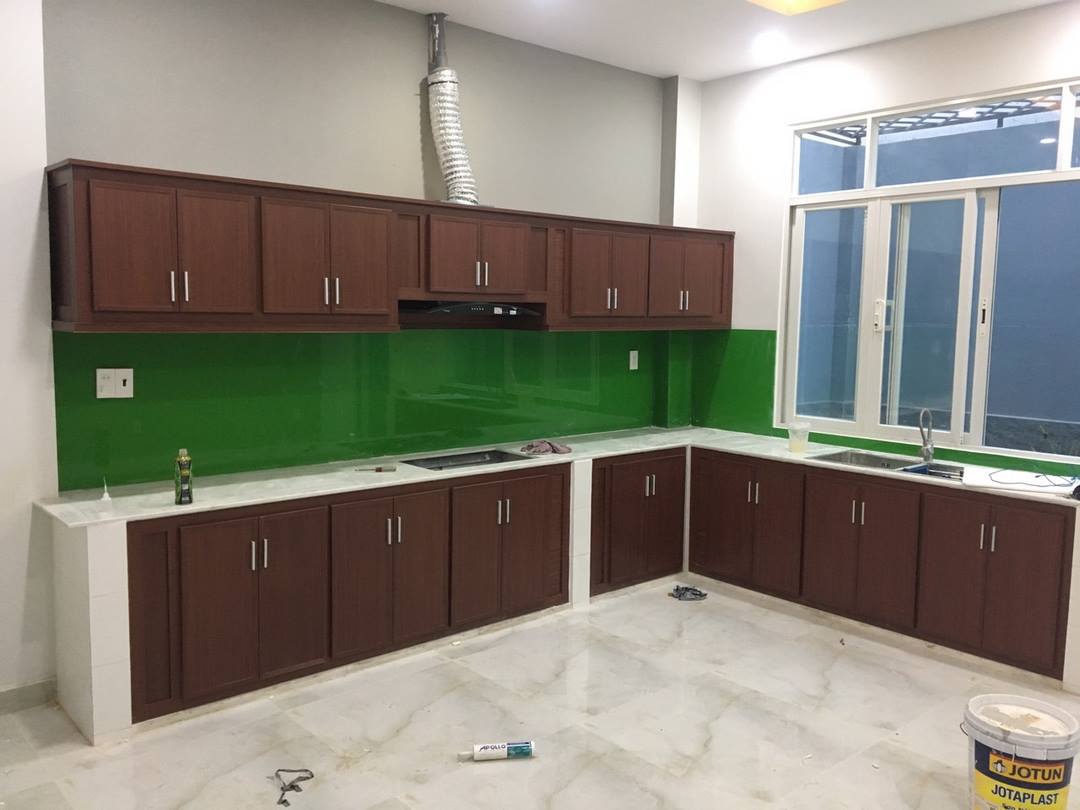 Tủ bếp nhựa  phủ melamine được kết hợp nhiều loại vật liệu